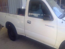 1998 TOYOTA TACOMA, WHITE, STD CAB, 2.4L, AT, 2WD,  Z25075